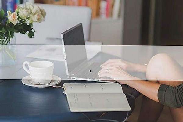 娱乐圈吃瓜新动态：甜蜜磕糖与意外反转齐上阵