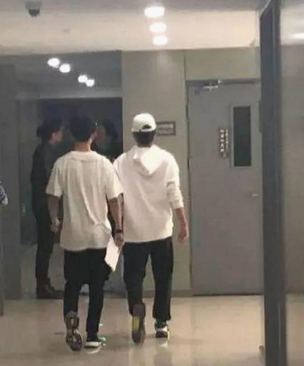 揭秘娱乐圈背后的美食与友情故事